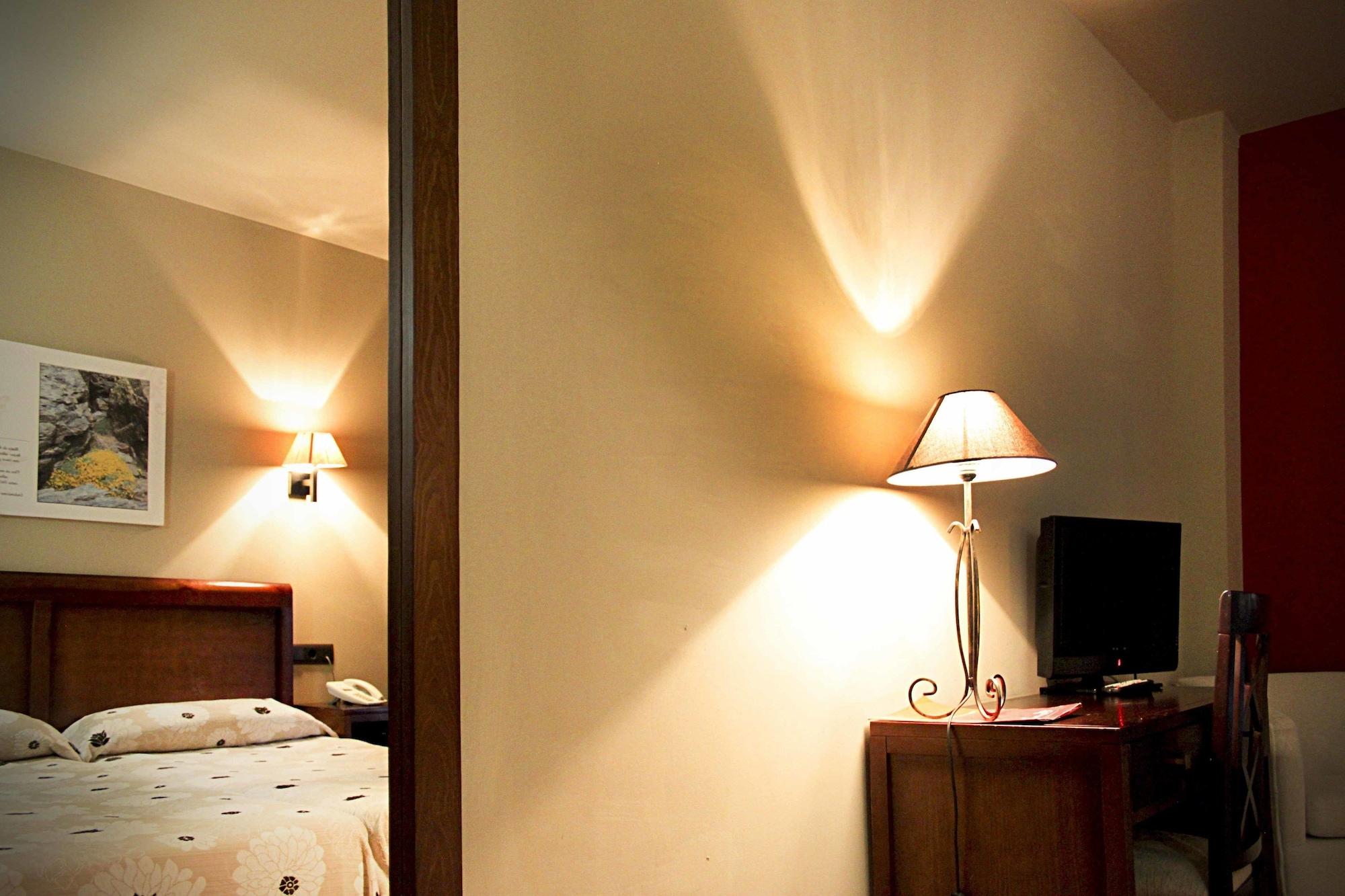 Dílar Hotel Zerbinetta מראה חיצוני תמונה