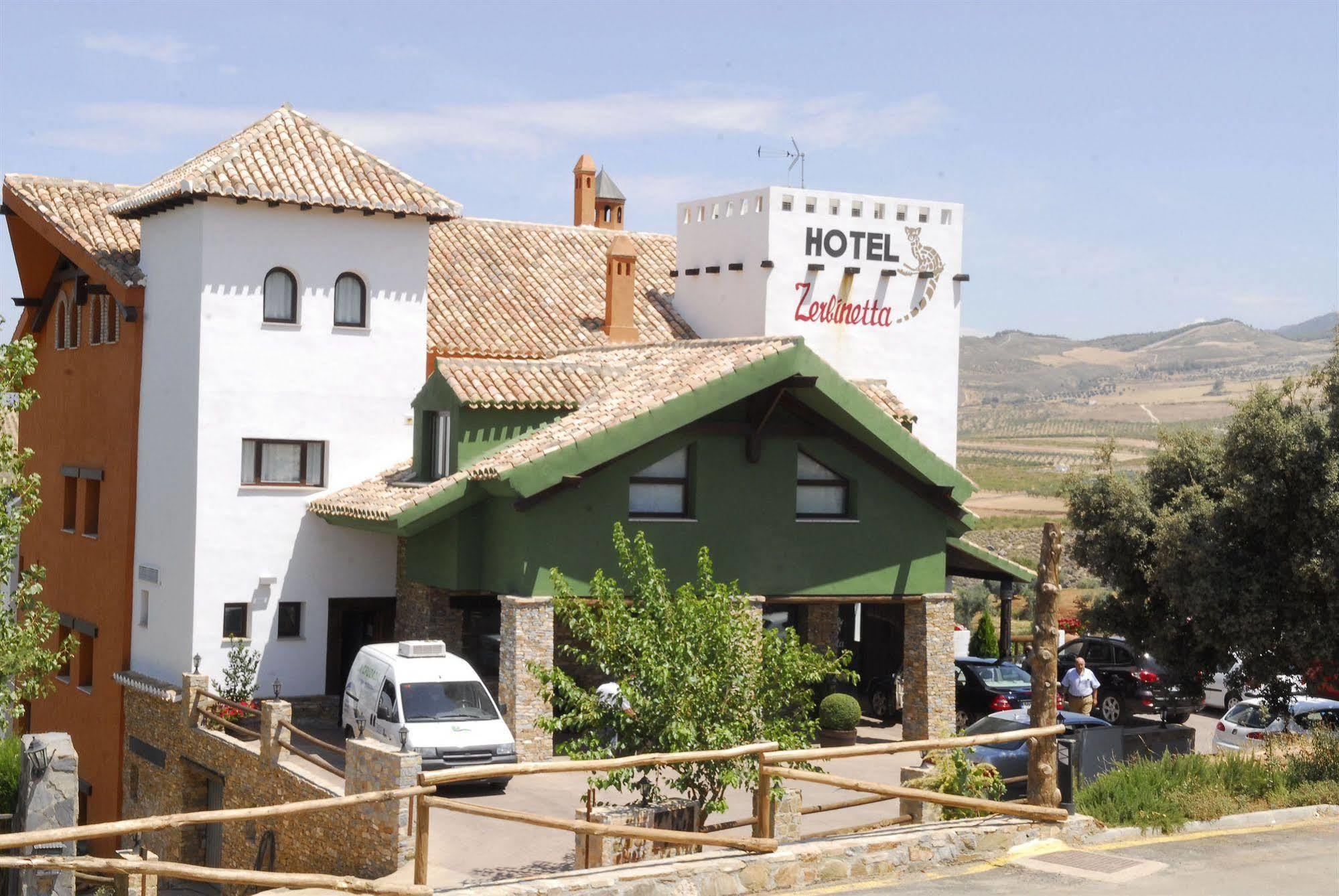 Dílar Hotel Zerbinetta מראה חיצוני תמונה
